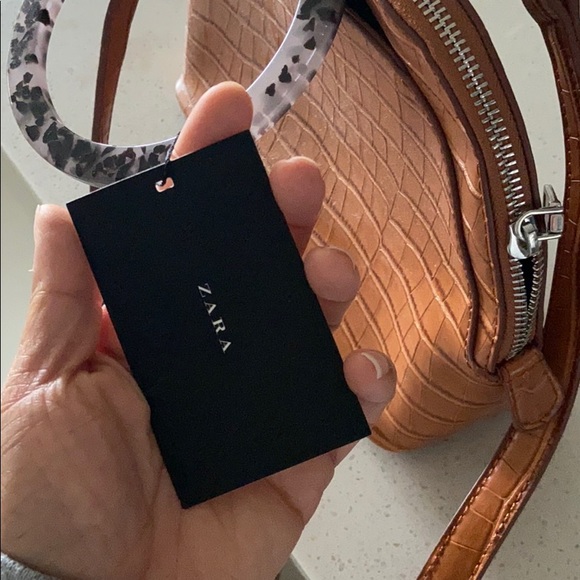 Zara NEW “Embossed Animal Print City Bag” - Picture 4 of 5